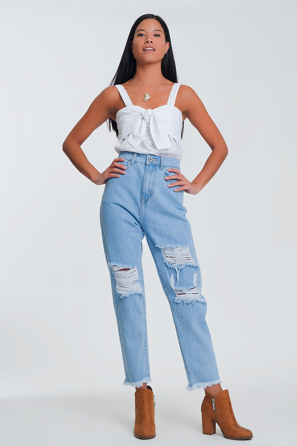 High waist mom jeans with busted knees in light denim Q2 Jeans BoutiqueLua