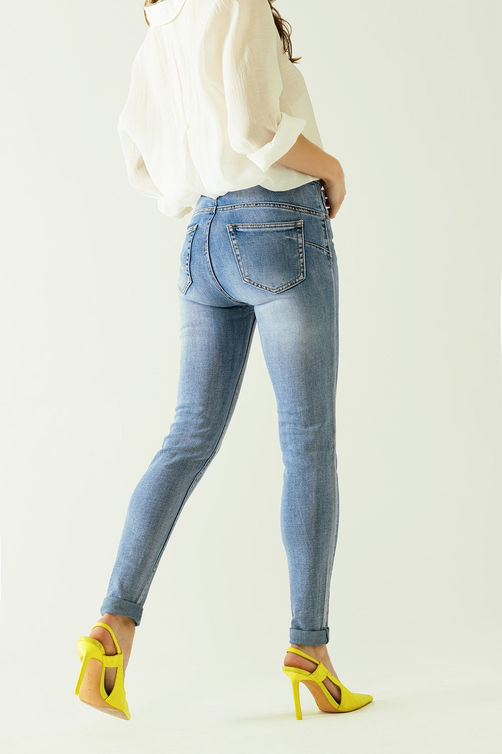 High-waisted jeans with five pockets with silver powder-coated effect Q2 Jeans BoutiqueLua