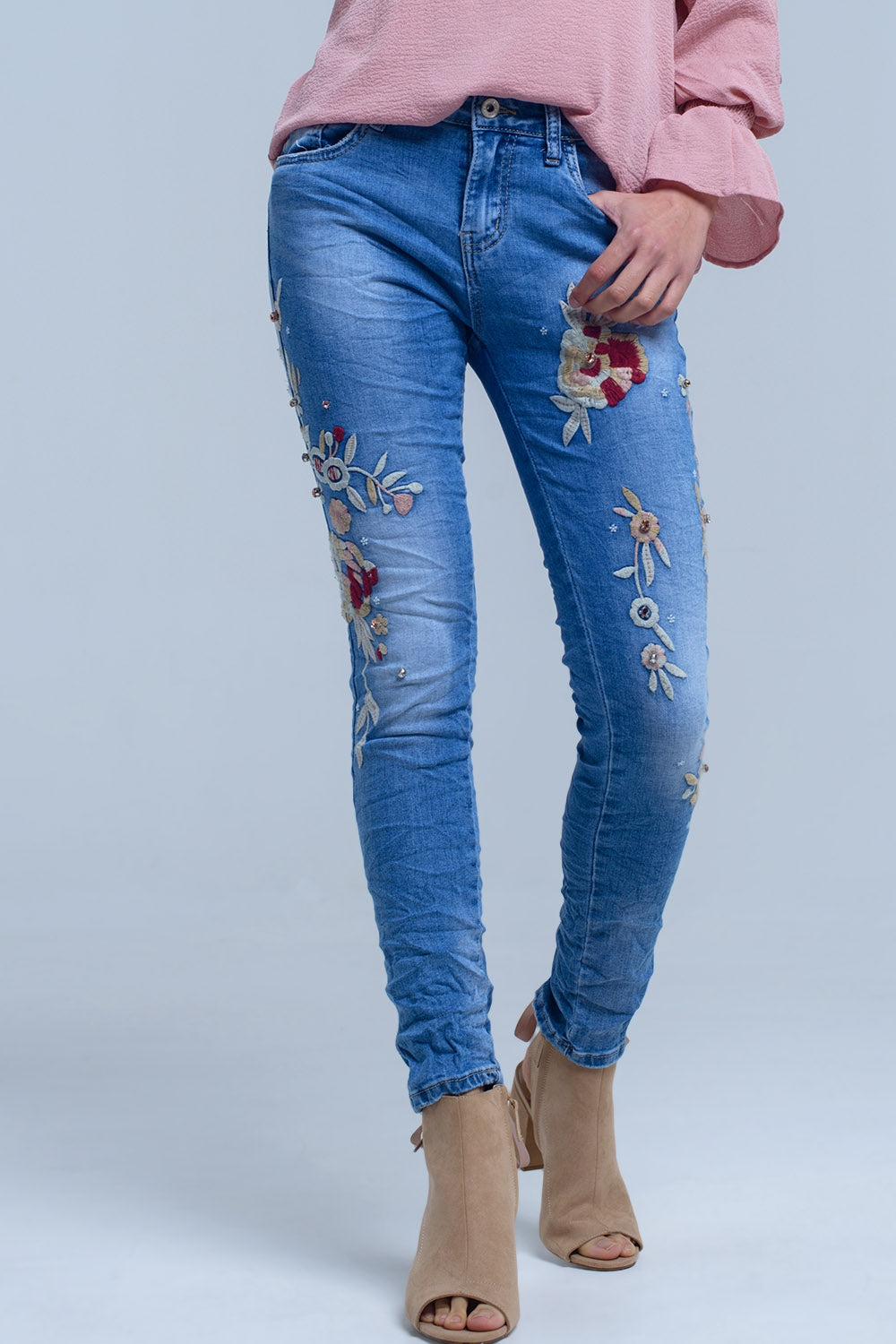 Jeans with floral embroidery Q2 Jeans BoutiqueLua