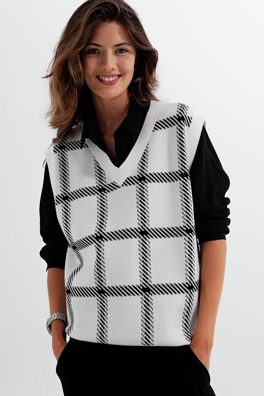 Knitted vest with big crosshatches Q2 Sweaters BoutiqueLua