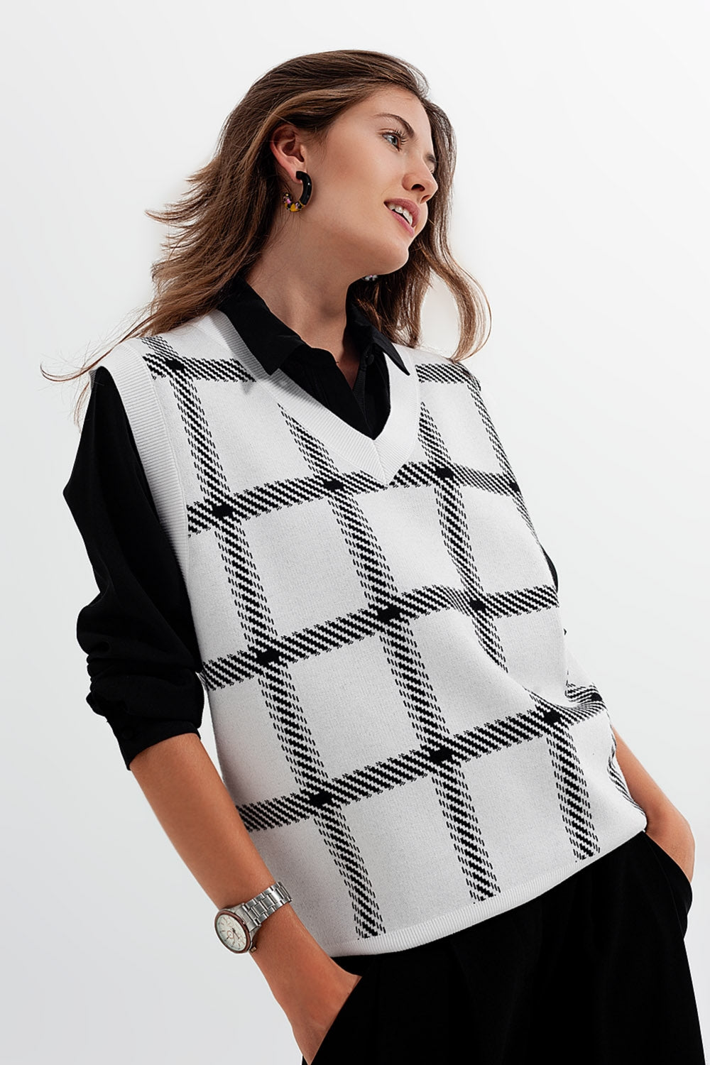 Knitted vest with big crosshatches Q2 Sweaters BoutiqueLua