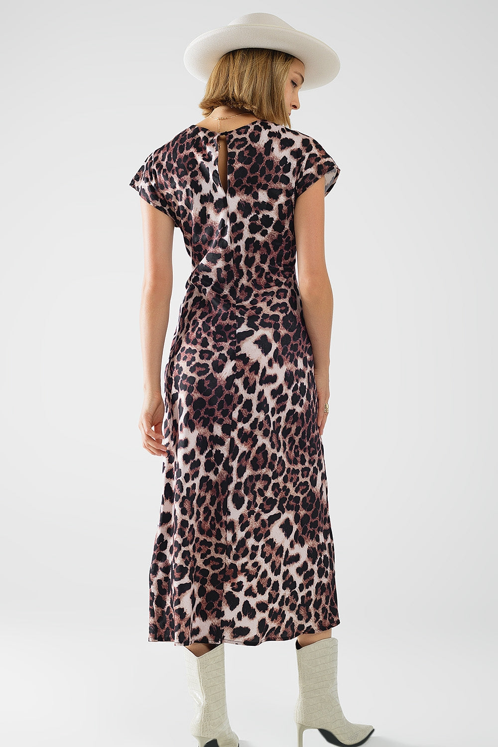 Leopard print maxi dress with knotted detail at the waist Q2 Dresses BoutiqueLua