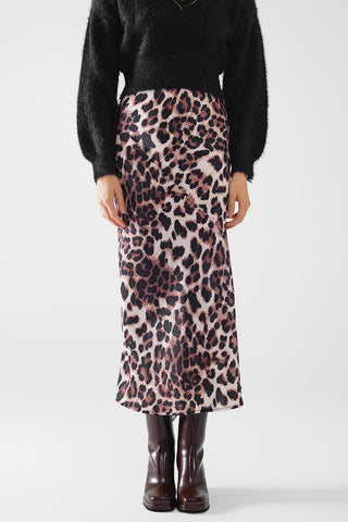 Saia midi flare com estampa de leopardo e cintura média