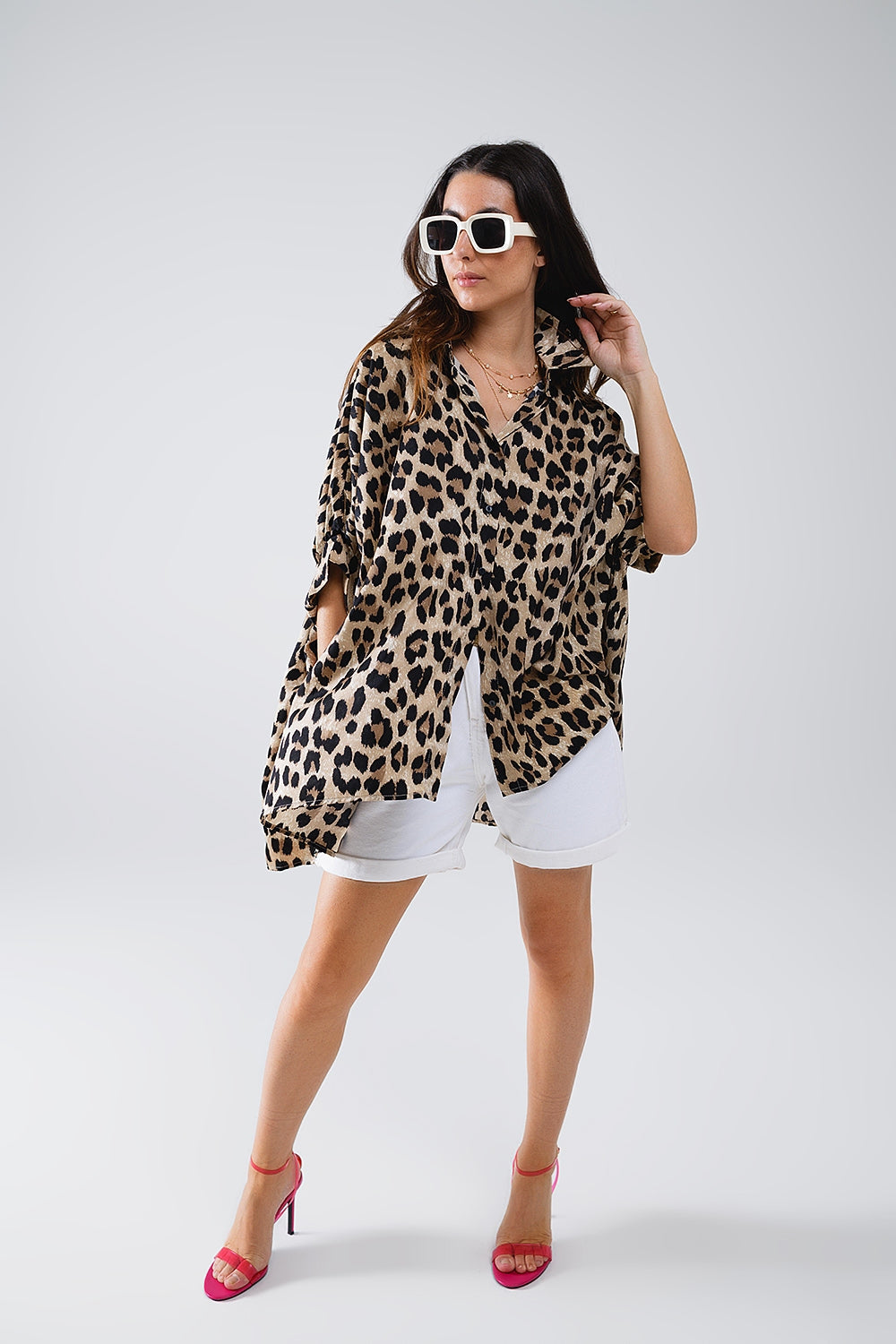 Camisa oversize com estampa de leopardo e mangas compridas 3/4