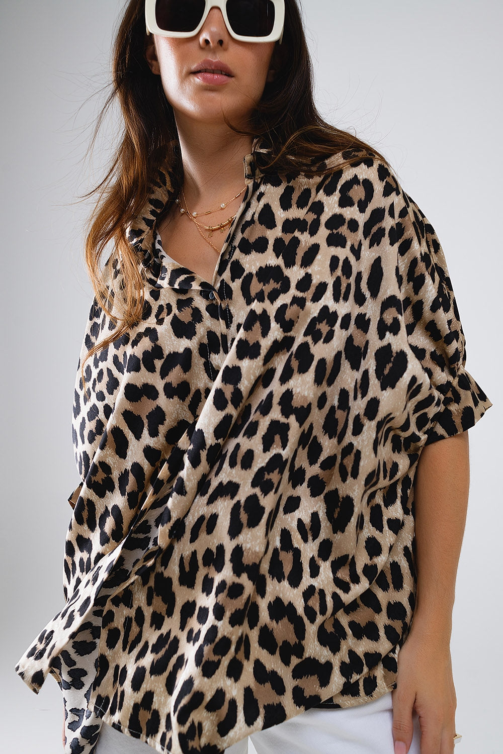 Camisa oversize com estampa de leopardo e mangas compridas 3/4