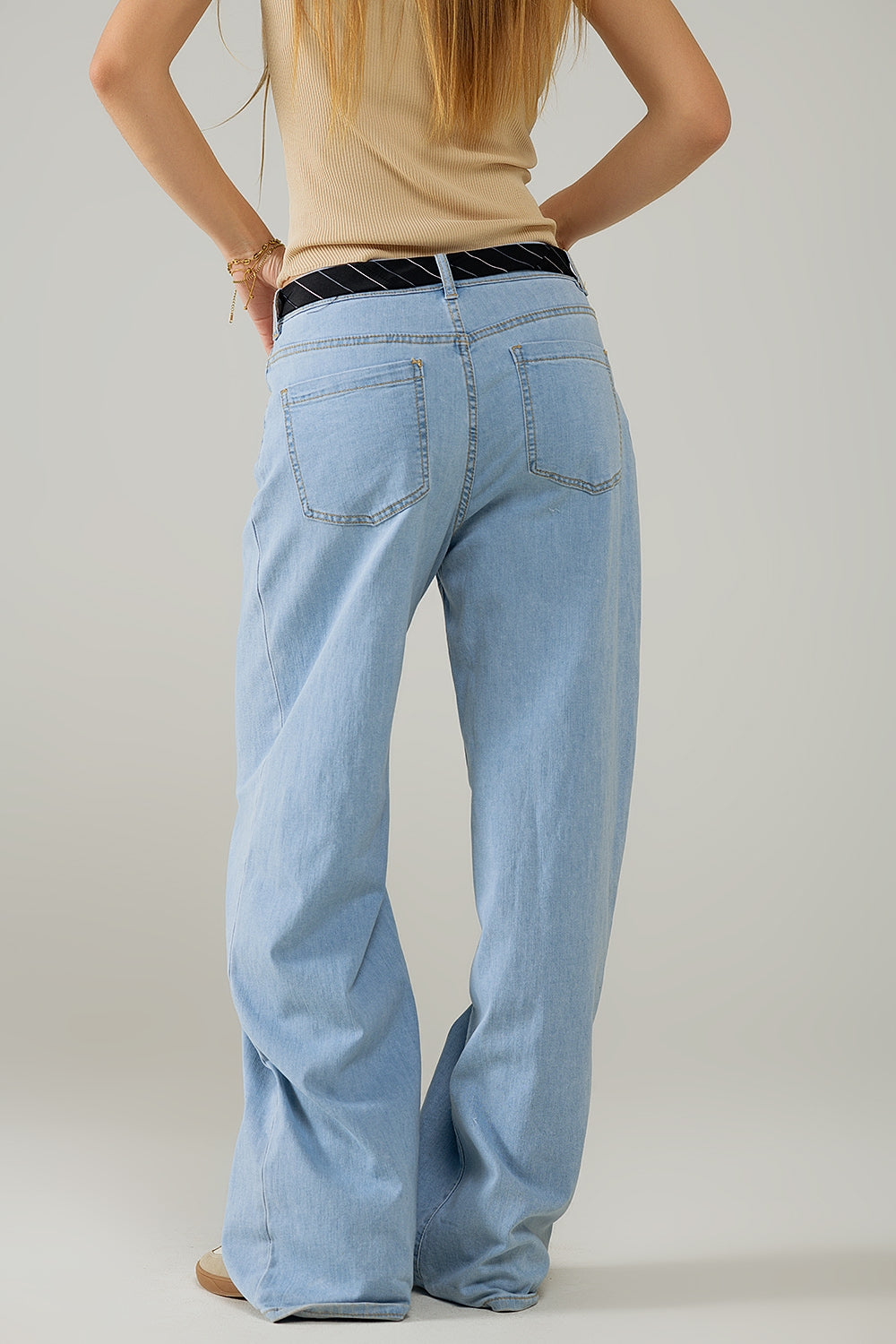 Light Blue Wide-Leg jeans with pleats