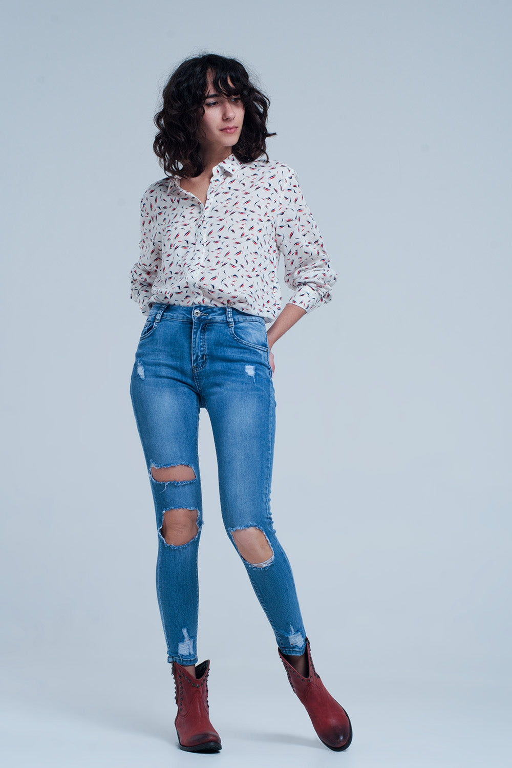 Light ripped skinny jeans in blue Q2 Jeans BoutiqueLua