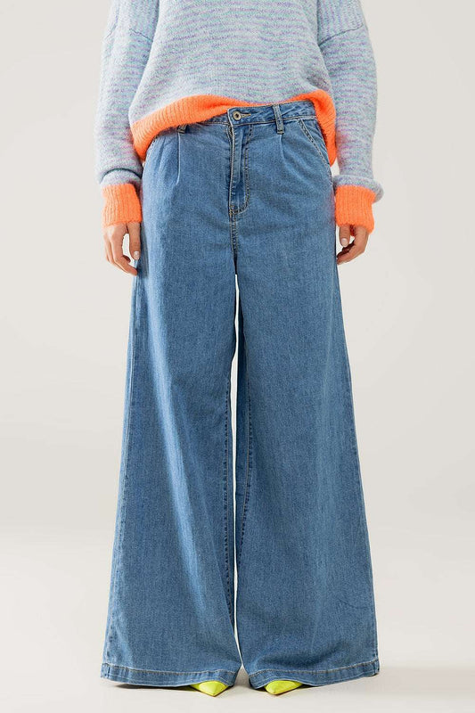 Q2 light wash extra wide leg jeans with pleats