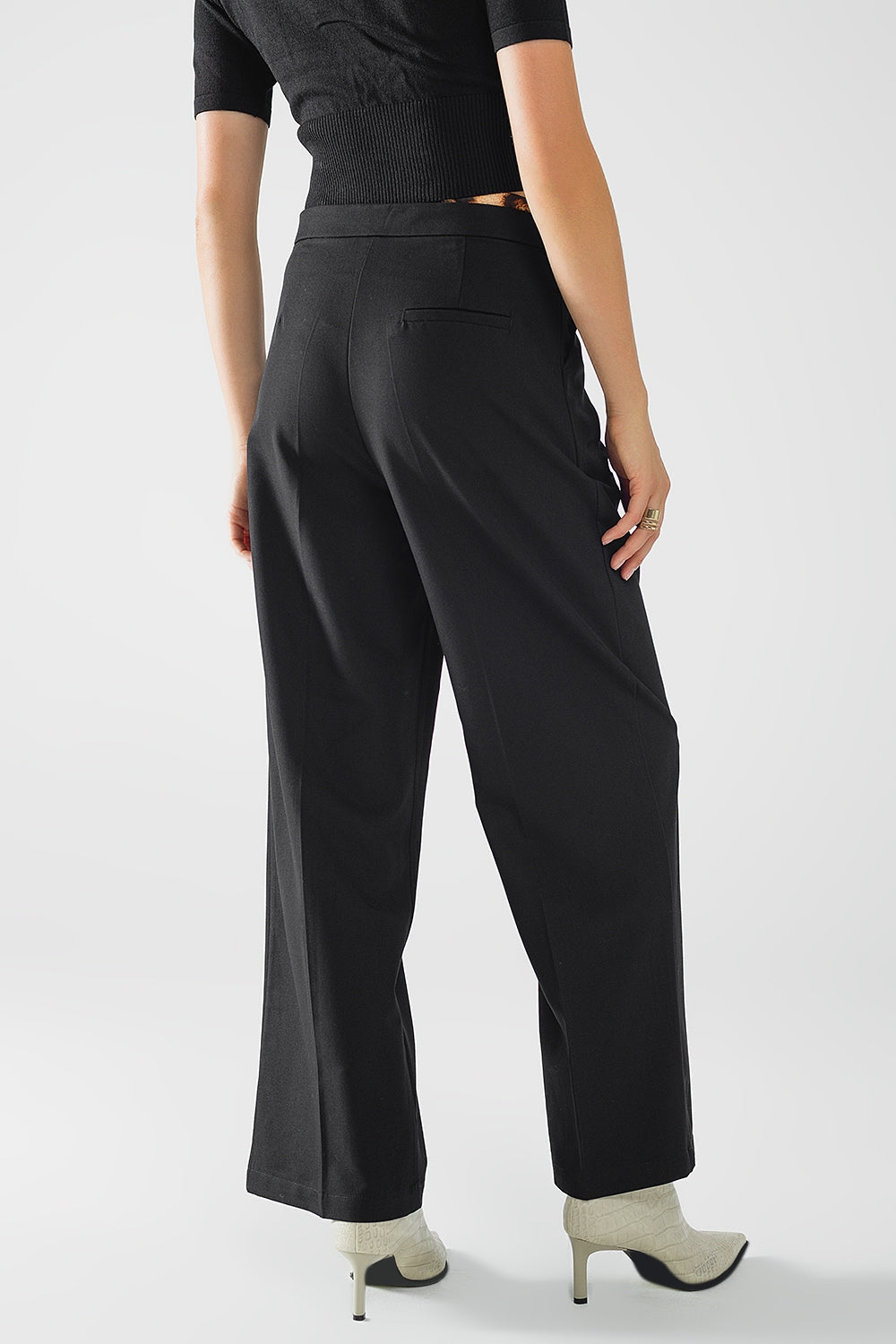 Long black pleated pants with leopard detail at the waist Q2 Pants BoutiqueLua