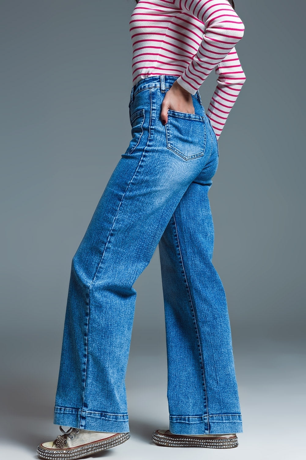 Low Waisted Jeans With Wide Leg And Marine Style Front Pockets in Mid Wash Q2 Jeans BoutiqueLua