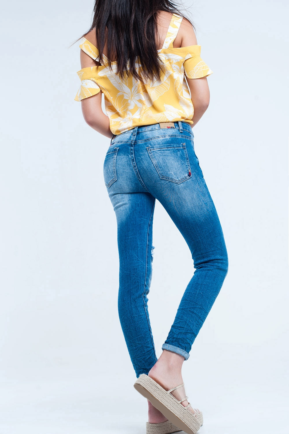 Mid wash fitted jeans with rips Q2 Jeans BoutiqueLua