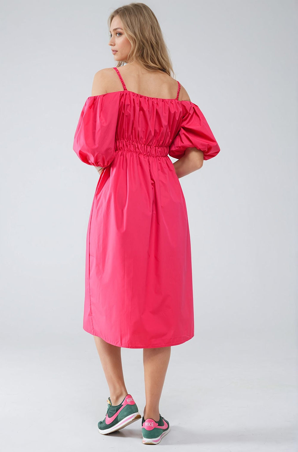 Midi fuchsia dress with short sleeves and straps Q2 Dresses BoutiqueLua