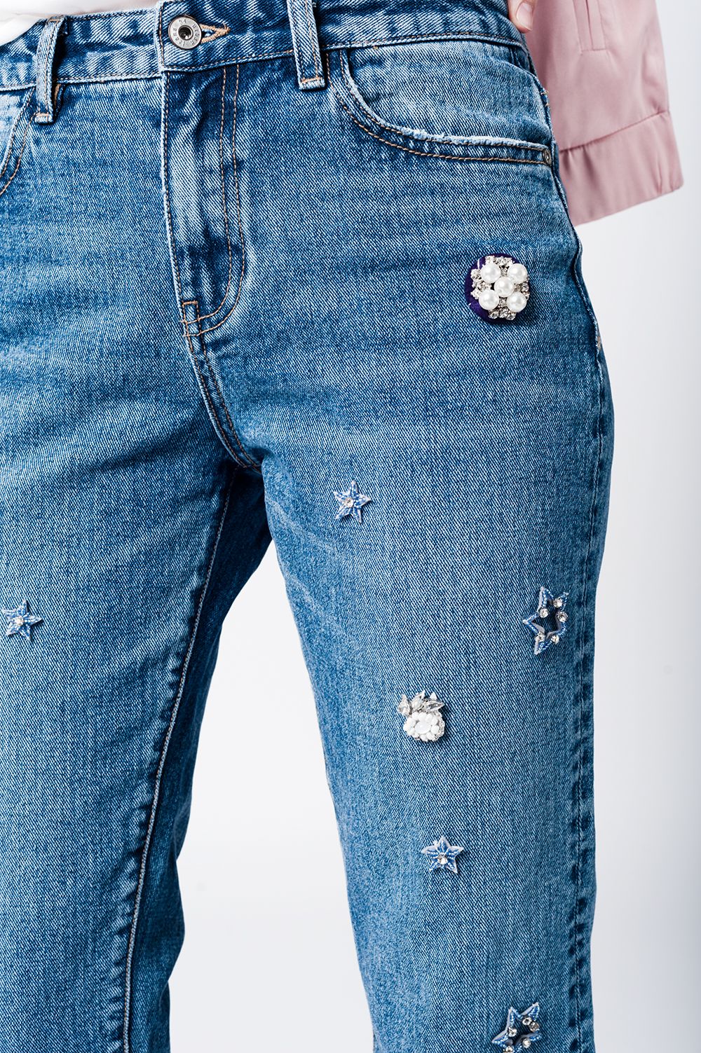 Mom jeans with embroidered stars Q2 Jeans BoutiqueLua