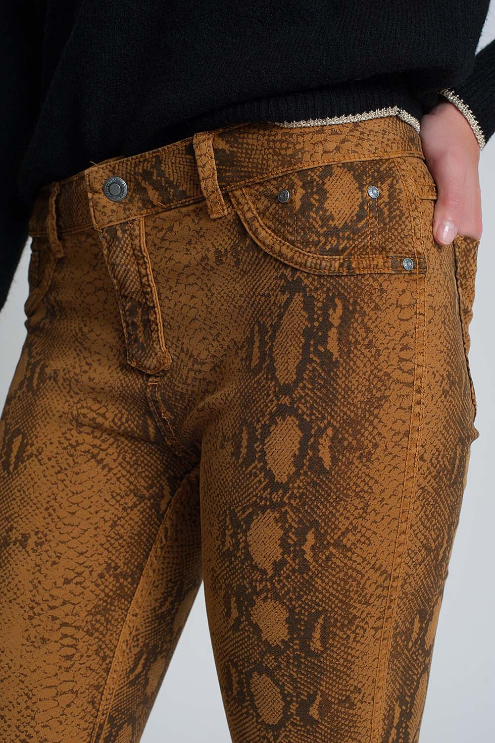 Mustard super skinny reversible pants with snake print Q2 Jeans BoutiqueLua