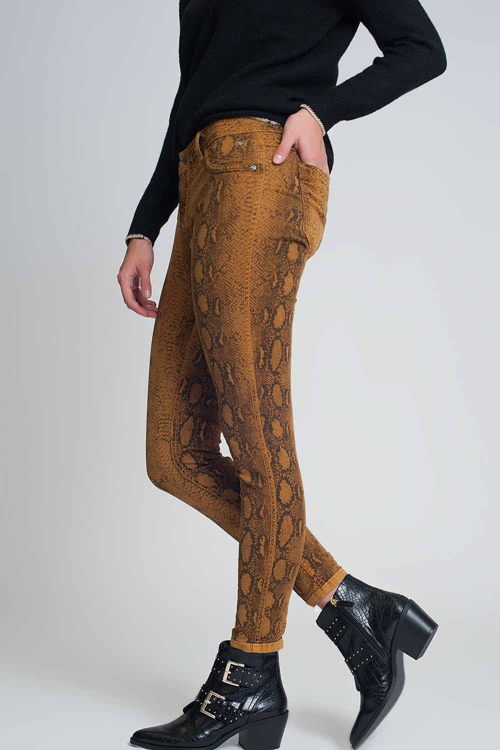 Mustard super skinny reversible pants with snake print Q2 Jeans BoutiqueLua