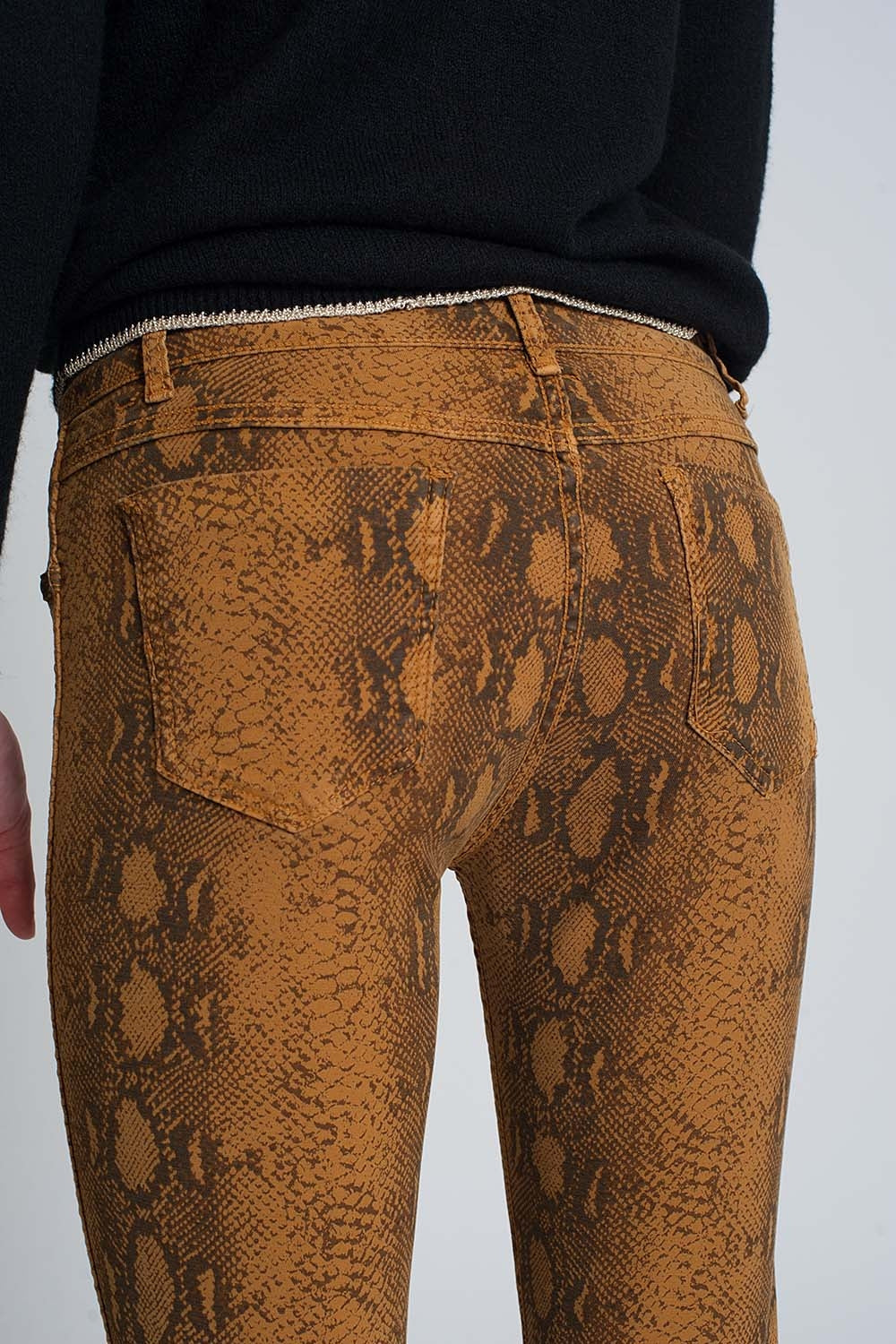 Mustard super skinny reversible pants with snake print Q2 Jeans BoutiqueLua