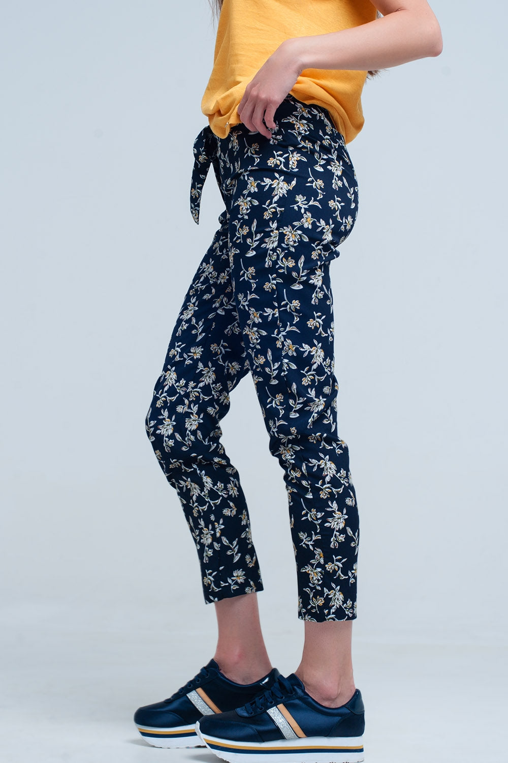 Navy floral pants with a belt Q2 Pants BoutiqueLua