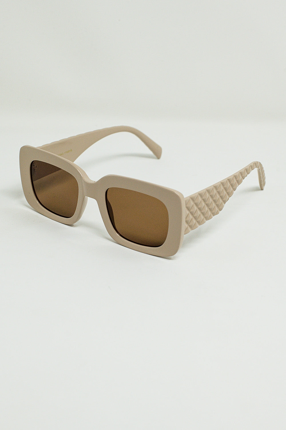 Oval Sunglasses With Smoke Lens In Beige Q2 Sunglasses BoutiqueLua