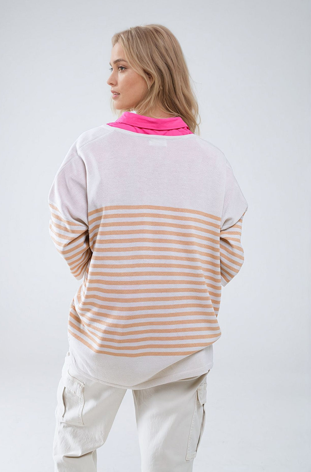 Oversized beige sweater with brown stripes and V-neck Q2 Sweaters BoutiqueLua