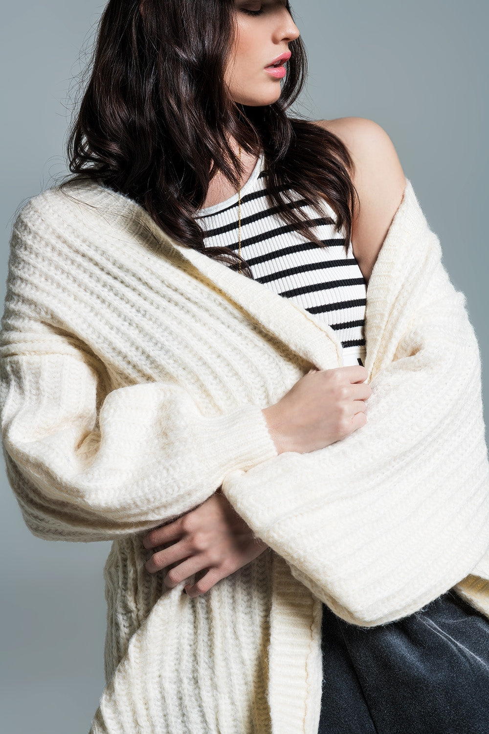 Oversized cardigan in chunky rib with long Sleeves in Cream Q2 Sweaters BoutiqueLua