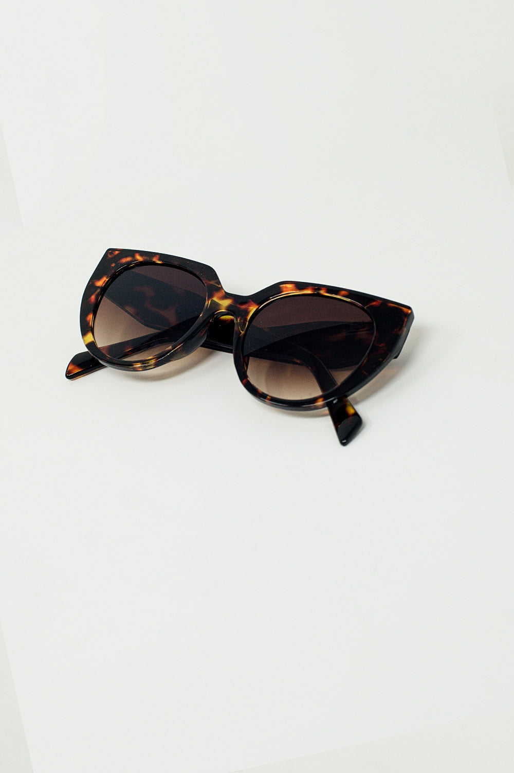 Oversized Cat Eye Sunglasses With Wide Rim in Tortoise Shell Q2 Sunglasses BoutiqueLua