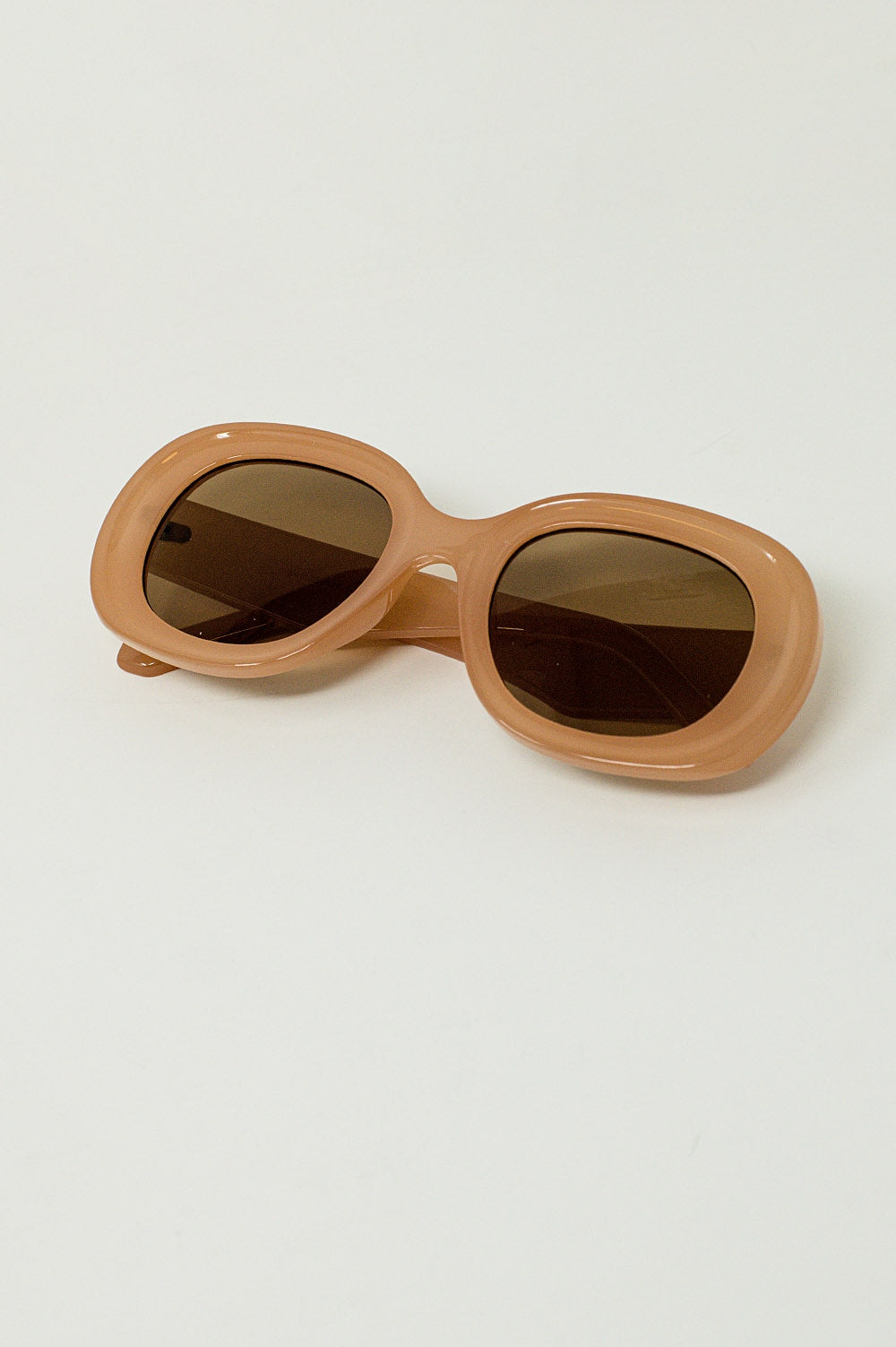 Oversized Circular Sunglasses in Tan