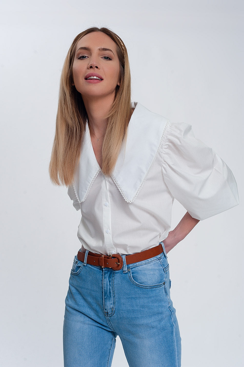 Q2 Oversized collared shirt in white