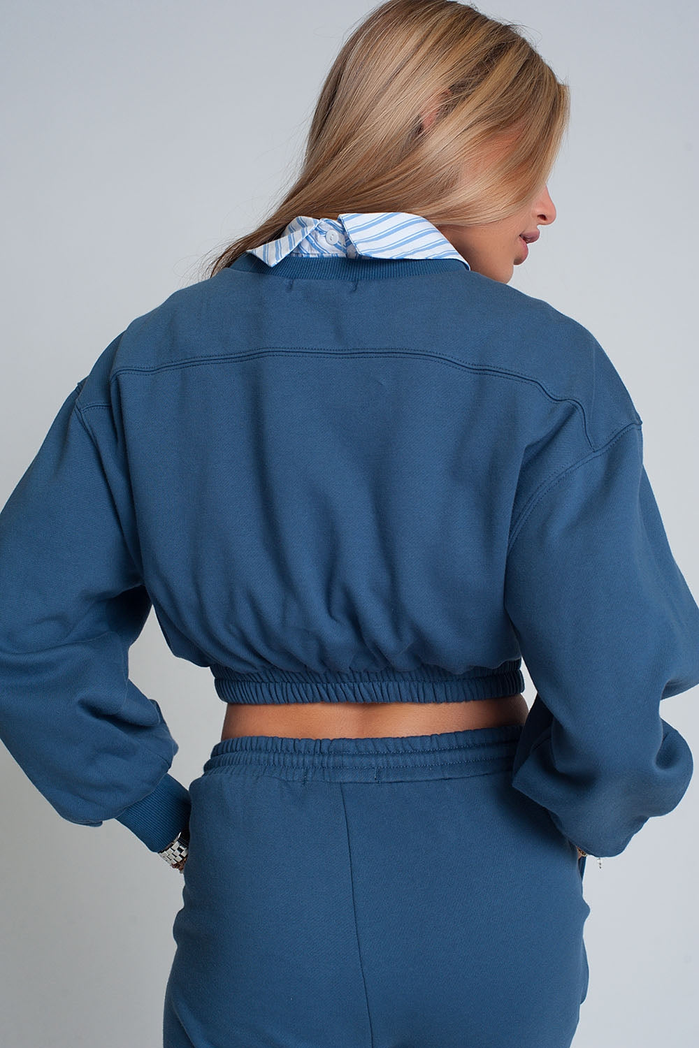 Oversized cropped sweatshirt in blue Q2 Sweaters BoutiqueLua