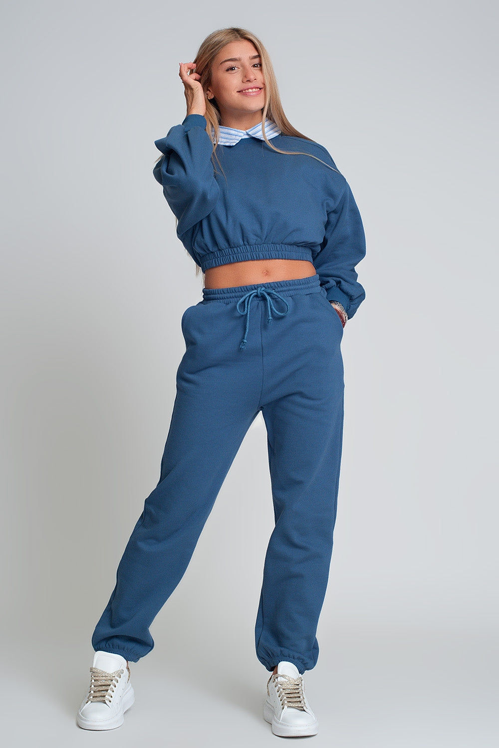 Oversized cropped sweatshirt in blue Q2 Sweaters BoutiqueLua