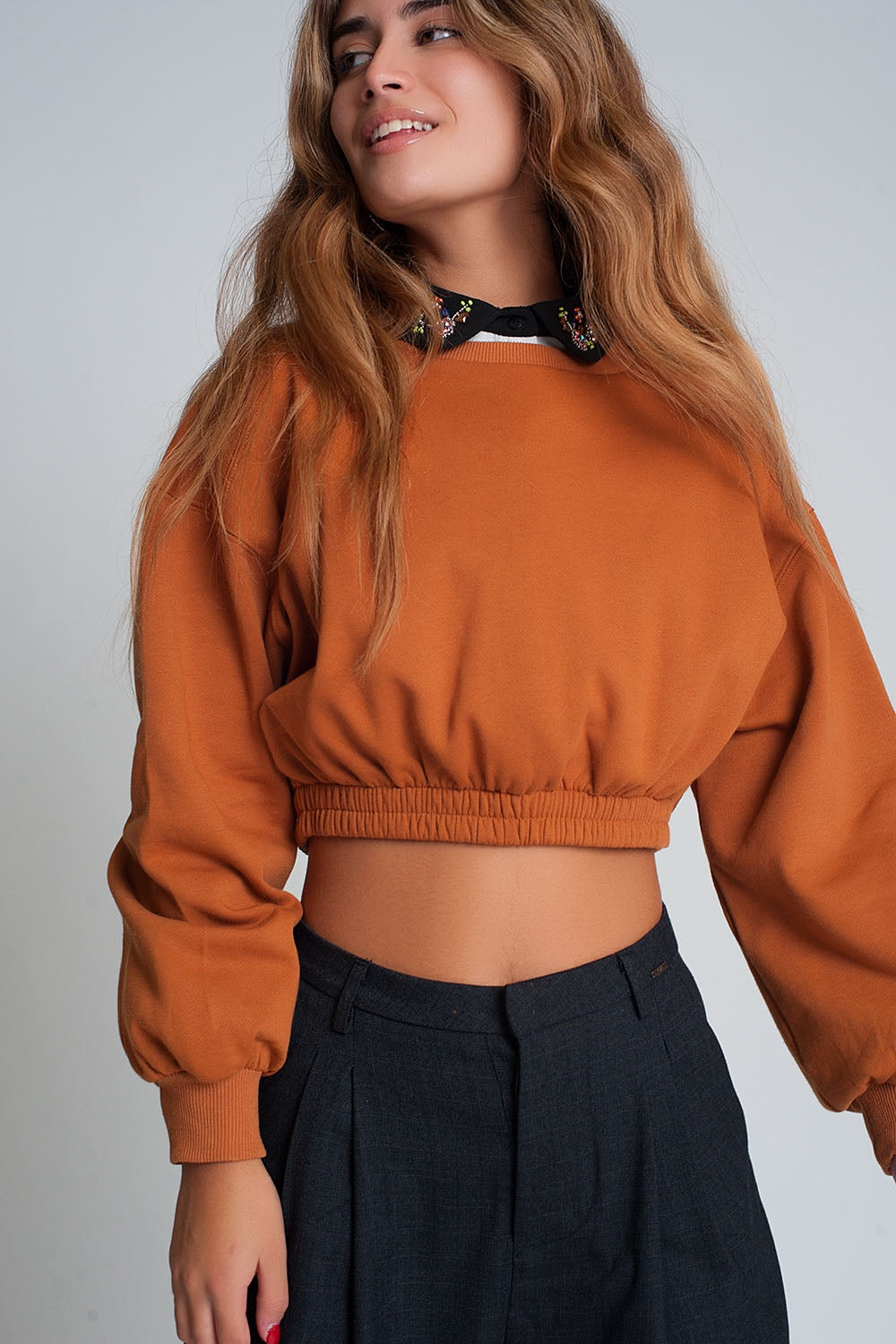 Oversized cropped sweatshirt in camel Q2 Sweaters BoutiqueLua