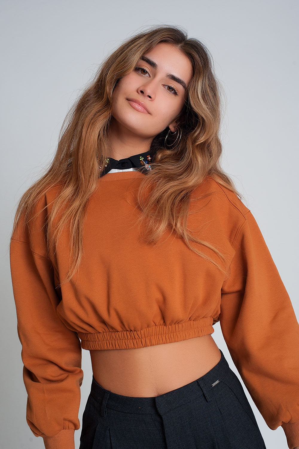 Oversized cropped sweatshirt in camel Q2 Sweaters BoutiqueLua