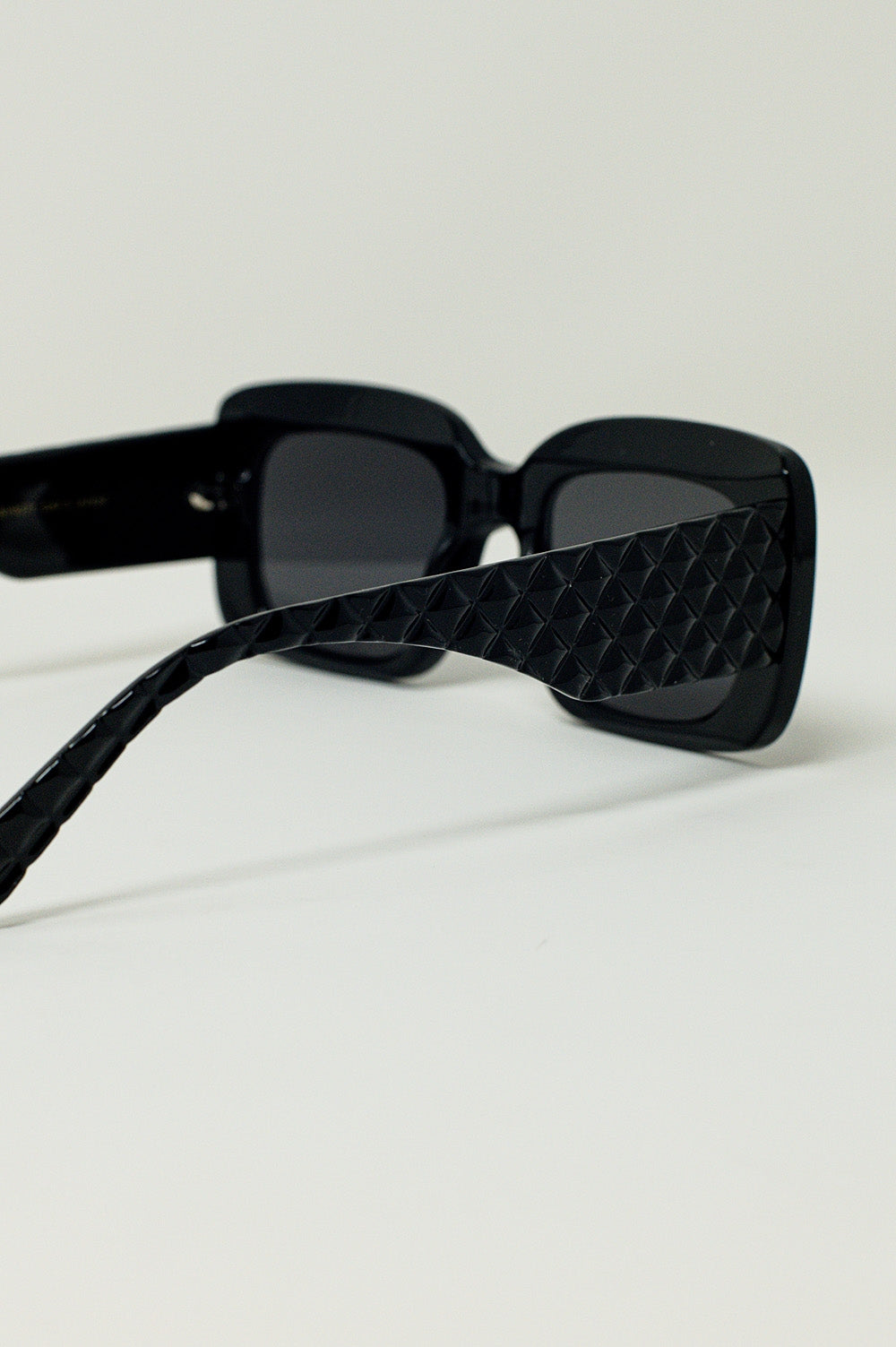 Oversized Oval Sunglasses With Side Detail in Black Q2 Sunglasses BoutiqueLua