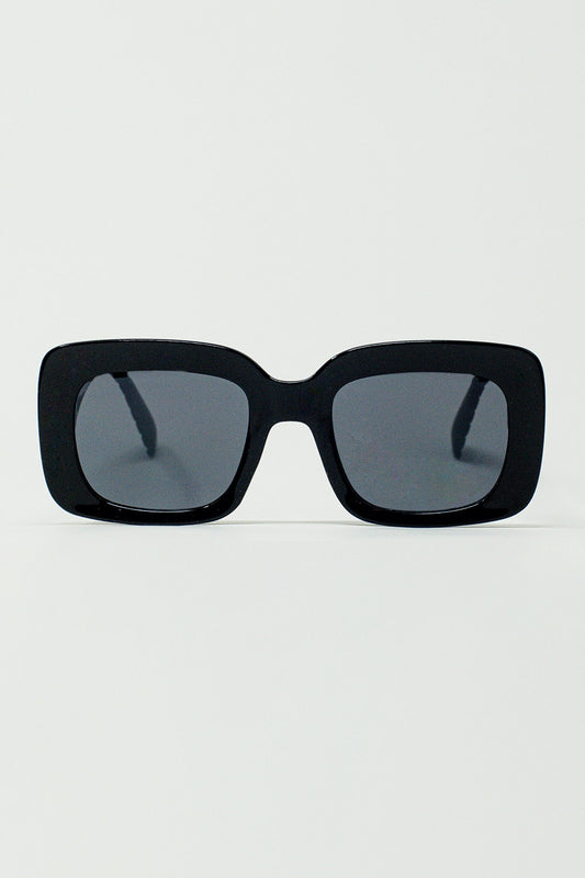 Q2 Oversized Oval Sunglasses With Side Detail in Black