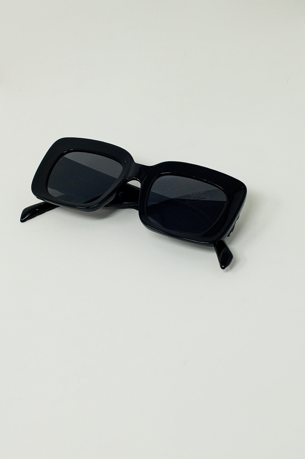 Oversized Oval Sunglasses With Side Detail in Black Q2 Sunglasses BoutiqueLua