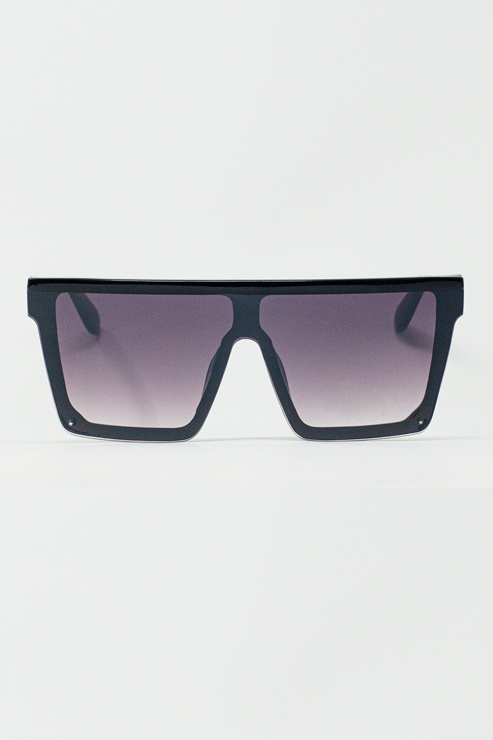 Q2 Oversized Squared 70´s Sunglasses in Black