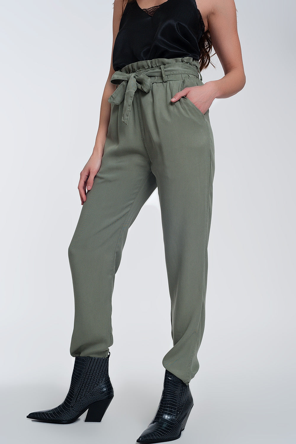 Pants with tie waist in green Q2 Pants BoutiqueLua