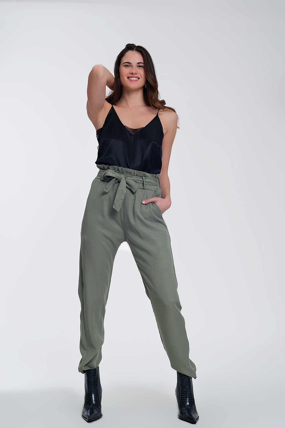 Pants with tie waist in green Q2 Pants BoutiqueLua