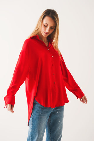 Chemise oversize avec détails de poche en rouge