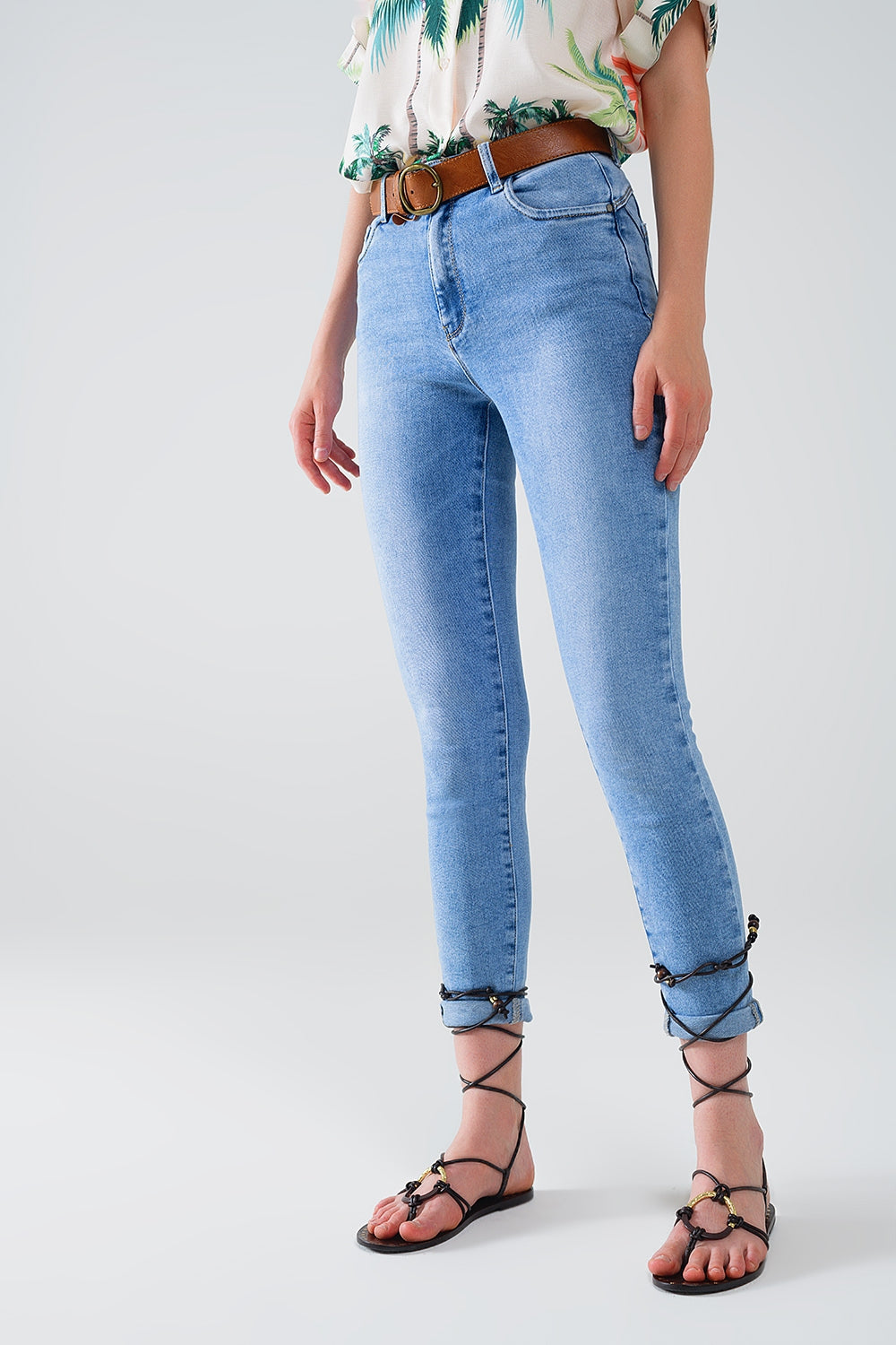 Regular Waist super Skinny Jeans in Light Wash with 5 pockets Q2 Jeans BoutiqueLua