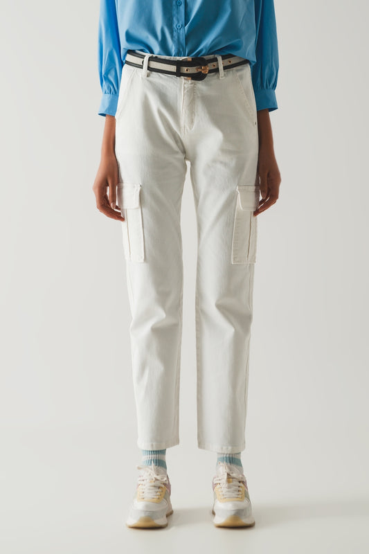 Q2 Relaxed cargo pants in white