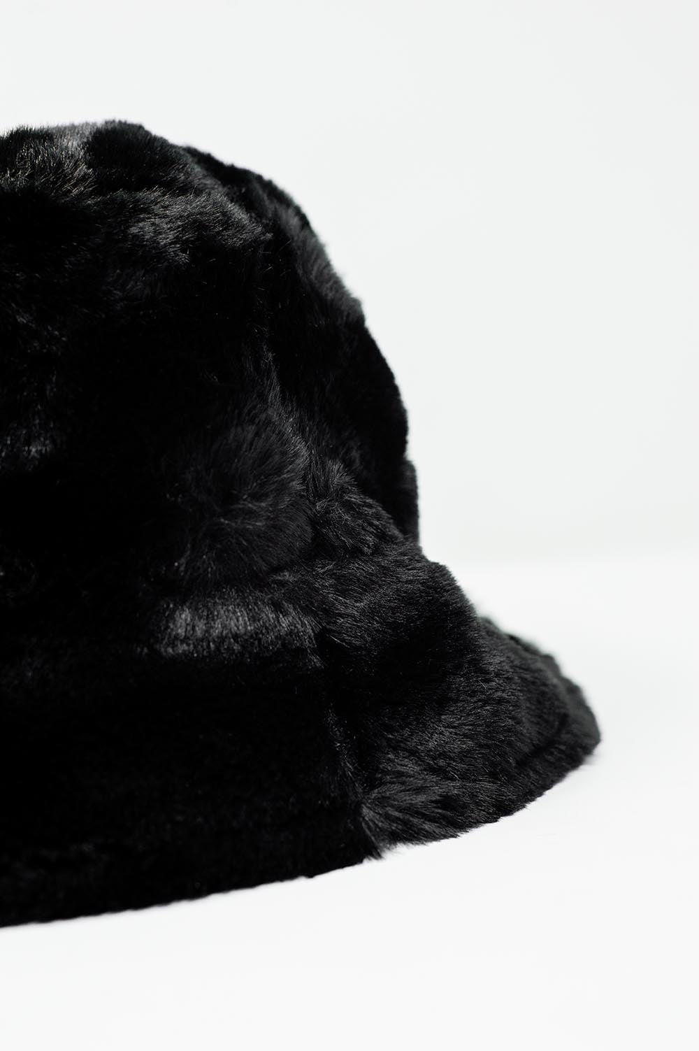 Reversible bucket hat in black with teddy turn up Q2 Hats BoutiqueLua