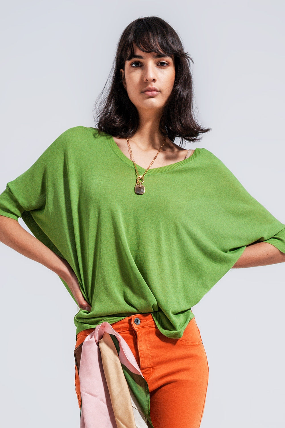 Short sleeve sweater in v neck in green Q2 Sweaters BoutiqueLua