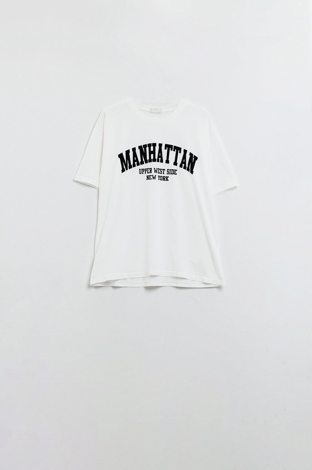 Q2 Short Sleeve T-shirt With Graphic Text Manhattan In White