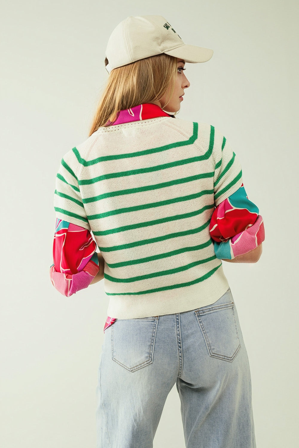 Short sleeves white knit sweater with green stripes Q2 Sweaters BoutiqueLua