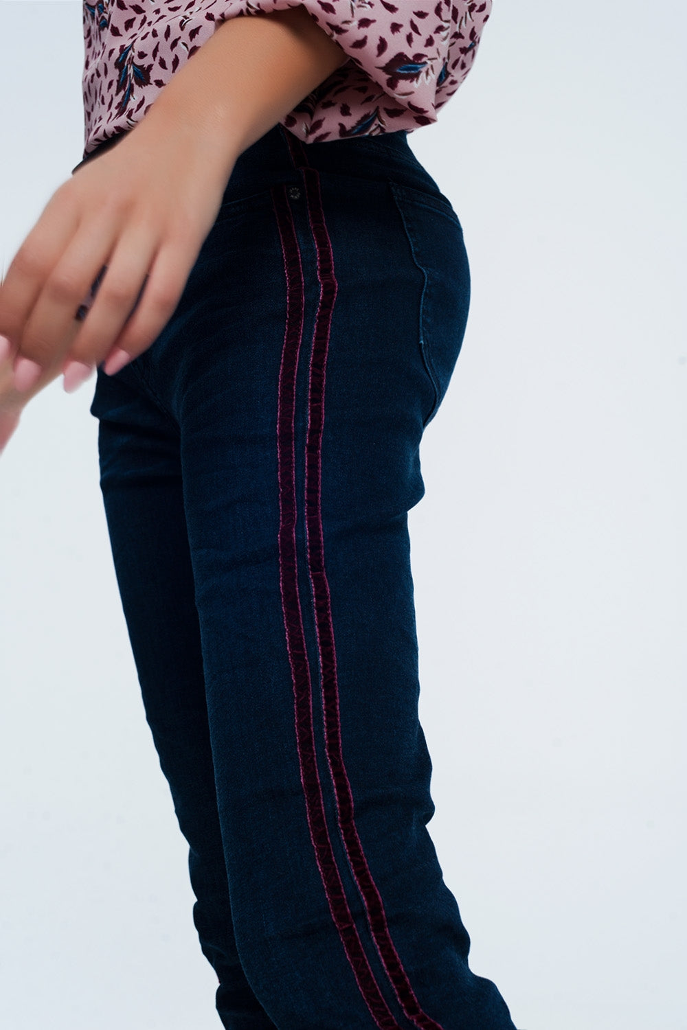 skinny jeans with sports red stripes Q2 Jeans BoutiqueLua