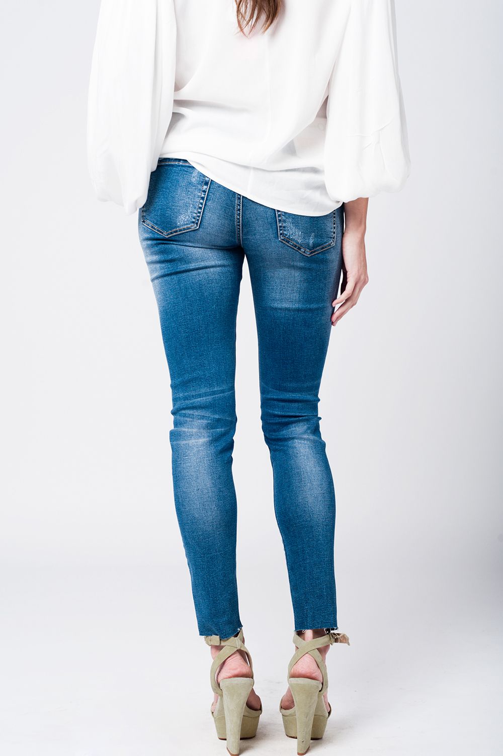 Skinny rip jeans with embroidered patches Q2 Jeans BoutiqueLua