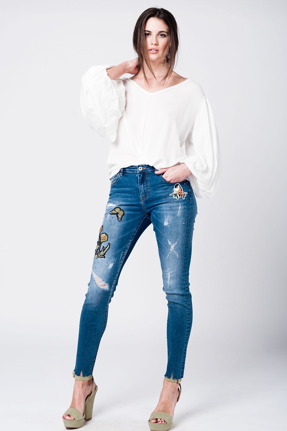 Skinny rip jeans with embroidered patches Q2 Jeans BoutiqueLua