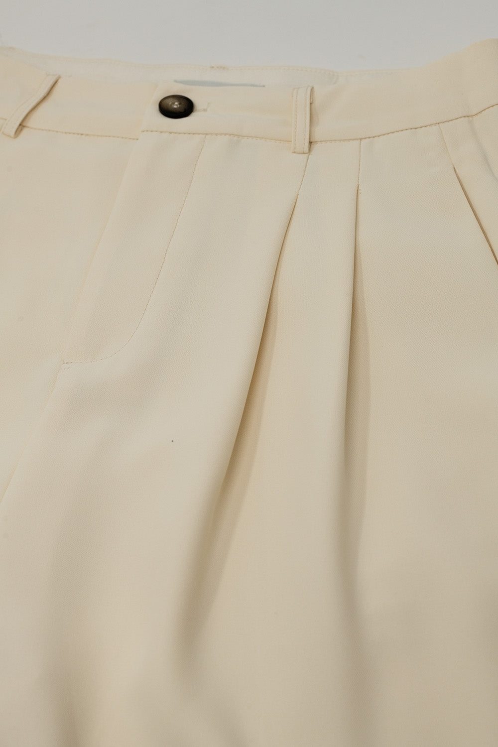 Straight Leg Trousers With Side Pockets and Darts in Cream Q2 Pants BoutiqueLua