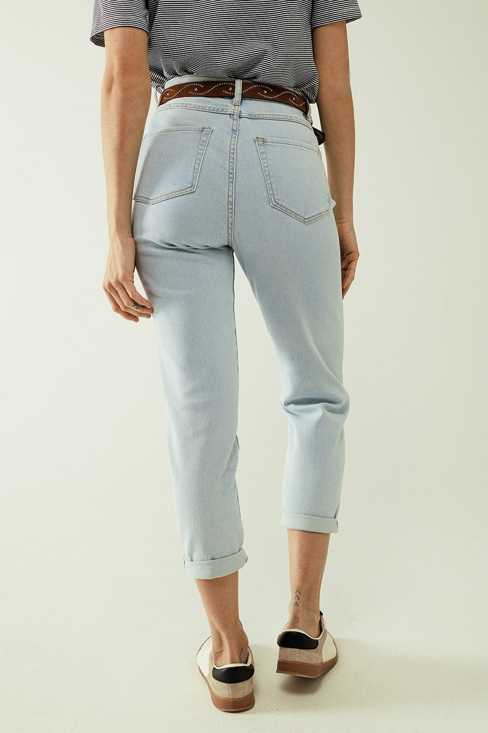 Straight light blue jean with hem and five pockets Q2 Jeans BoutiqueLua