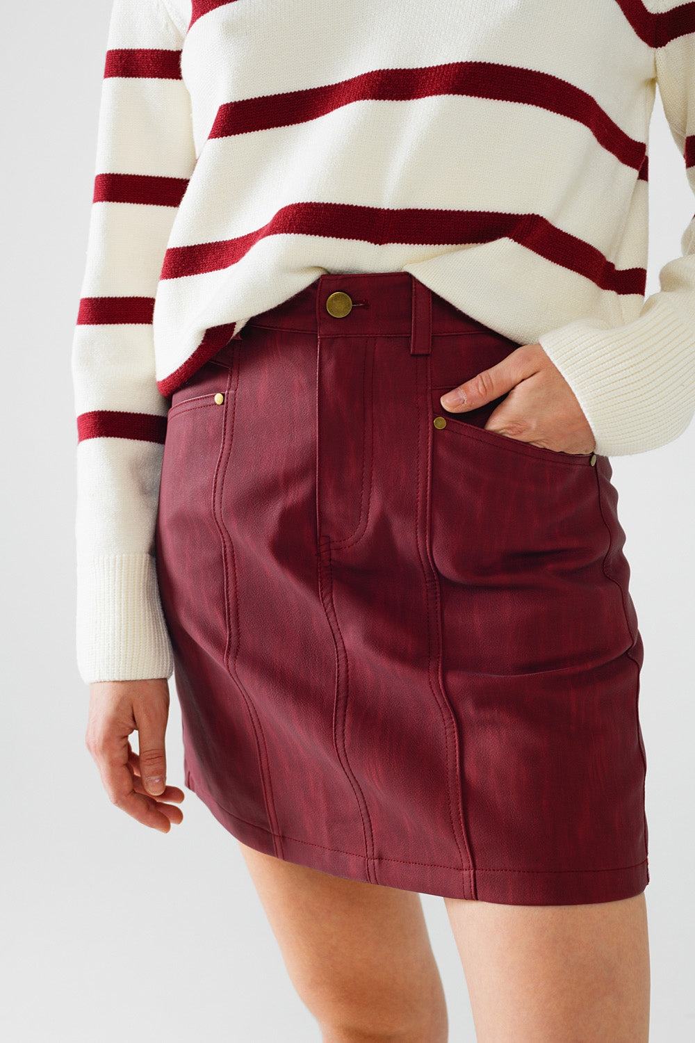 Straight mini skirt in burgundy with pockets Q2 Skirts BoutiqueLua